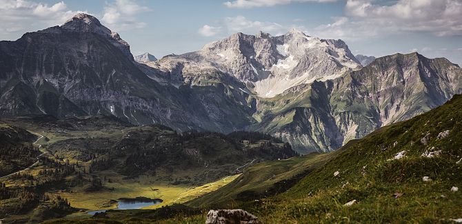 View towards Kalbelesee, with the Braunarlspitze rising in the background.