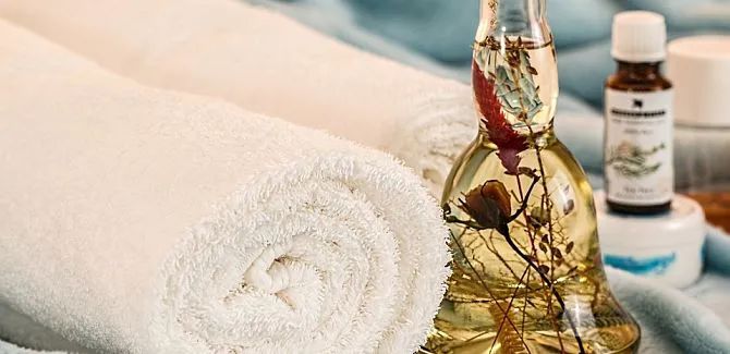 Massage & Cosmetics.