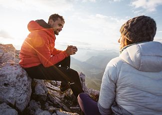 Sonnenstrahlen genießen auf dem Widderstein