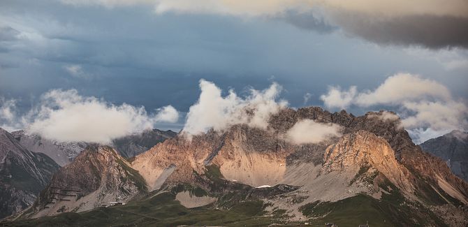 View of the Karhorn at dusk, with clouds partially covering the sky.