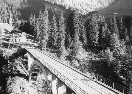 Historic image of the Tannberg Bridge in Schröcken.