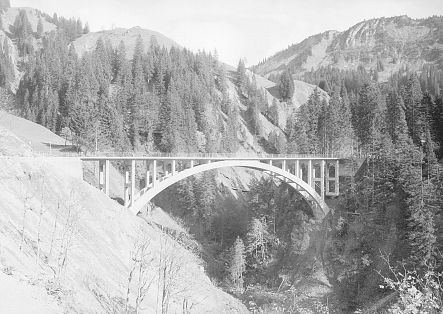 Historic image of the Tannberg Bridge in Schröcken.
