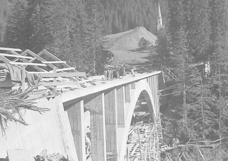 Historic image of the Tannberg Bridge in Schröcken.