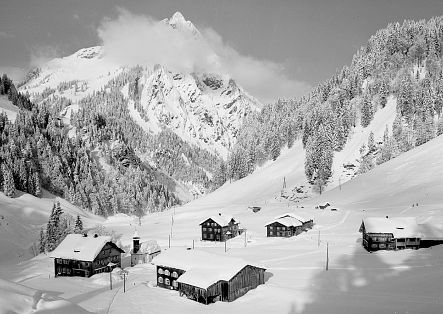 Historic image of Schröcken Unterboden, completely covered in snow.