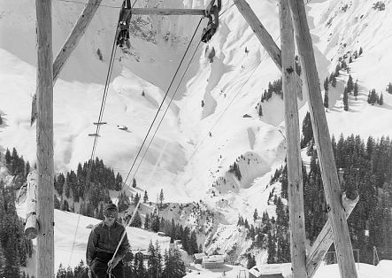 Historic image of the old T-bar lift in Schröcken.