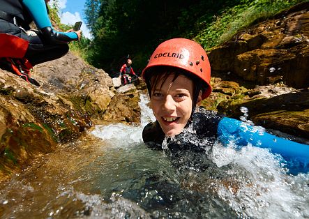 mobile-canyoning-in-warth-schroecken-34