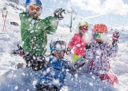 mobile-familienskitag-in-warth-schroecken-6-1