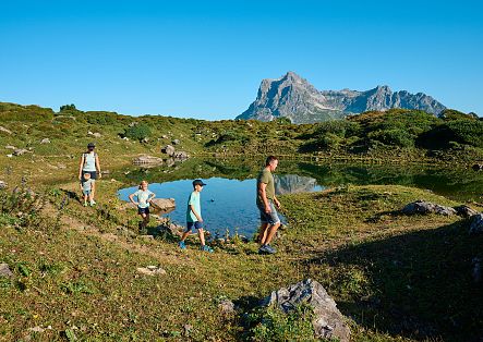 mobile-familienwanderung-hochalphuette-spitziger-stein-3
