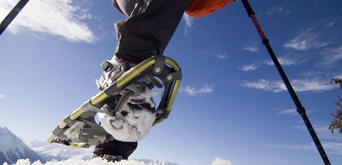 Guided snow shoe hike - Ski school Warth
