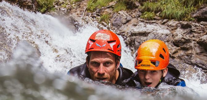 Wildwasserschwimmen - Alpinschule Widderstein.