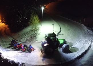 Rodelabend in Warth mit Traktorauffahrt.