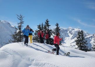 Evening hike 'Unterwegs auf leisen Sohlen' - Snow sports school Schröcken