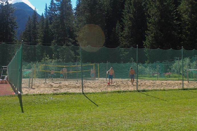 Lechspielplatz ( Tennis, Fußball, Vollyball) Sandp