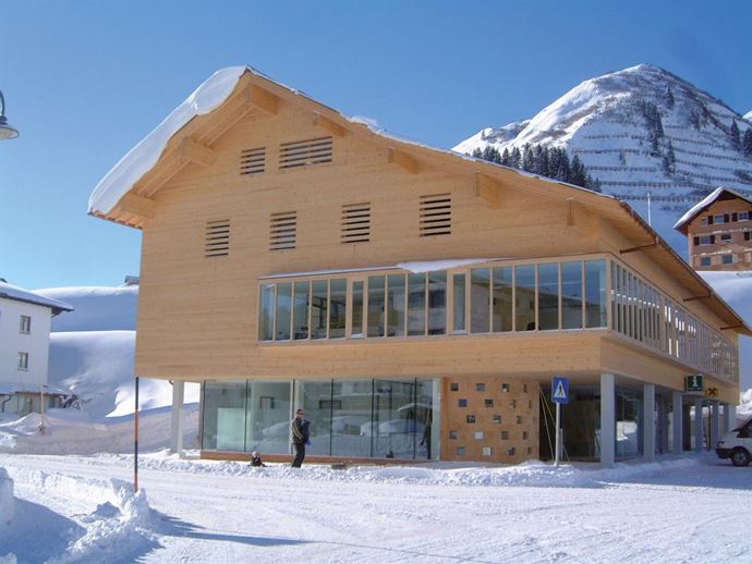 Caroline´s Appartement in Warth - Winterfassade