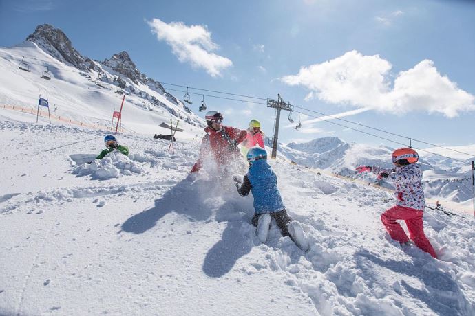 Winter18 (c)Warth-Schröcken Tourismus_Fotograf Seb